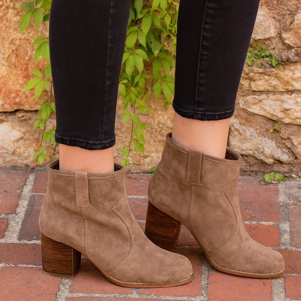 SPLENDID Tan Suede Heeled Ankle Boots, 9M